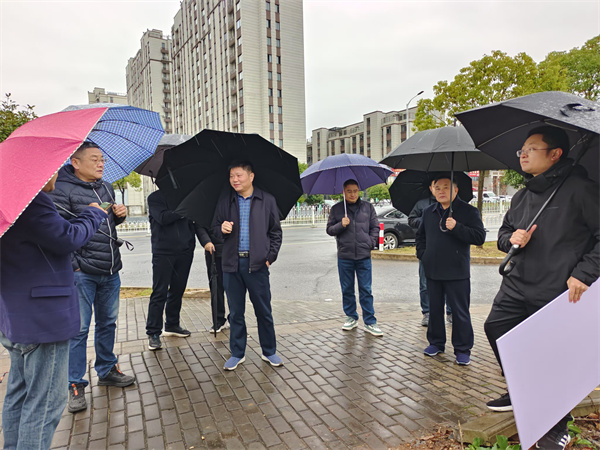 12月11日，洪董陪同詹凱縣長(zhǎng)一行調(diào)研張家山安置區(qū)地塊.jpg