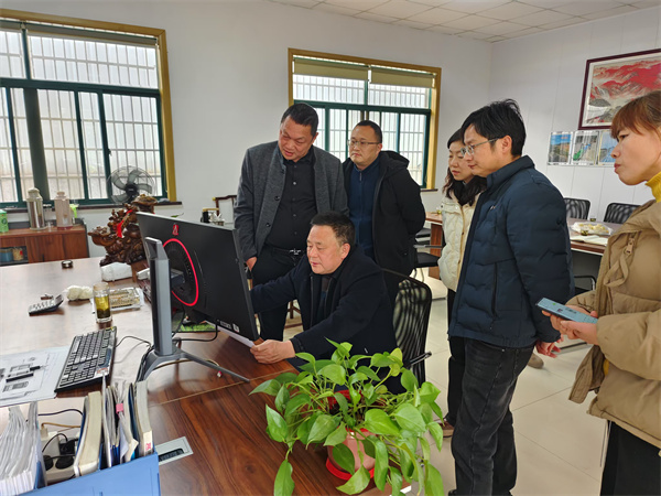 1月21日，洪董率隊(duì)赴浙江諸暨市共創(chuàng)游樂沒施工程有限公司考察調(diào)研。.jpg