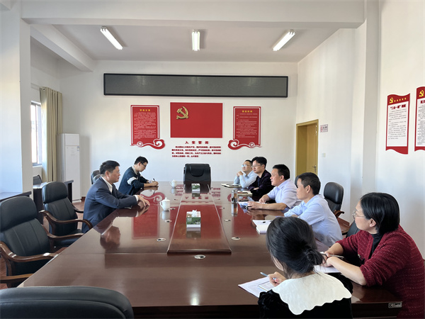 10月14日，常務(wù)副縣長詹凱赴集團(tuán)調(diào)研指導(dǎo)工作.jpg